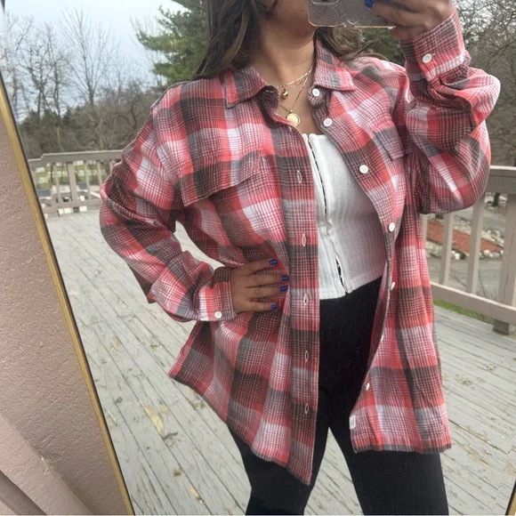 American Eagle • Plaid Button Down Shirt - Picture 2 of 16
